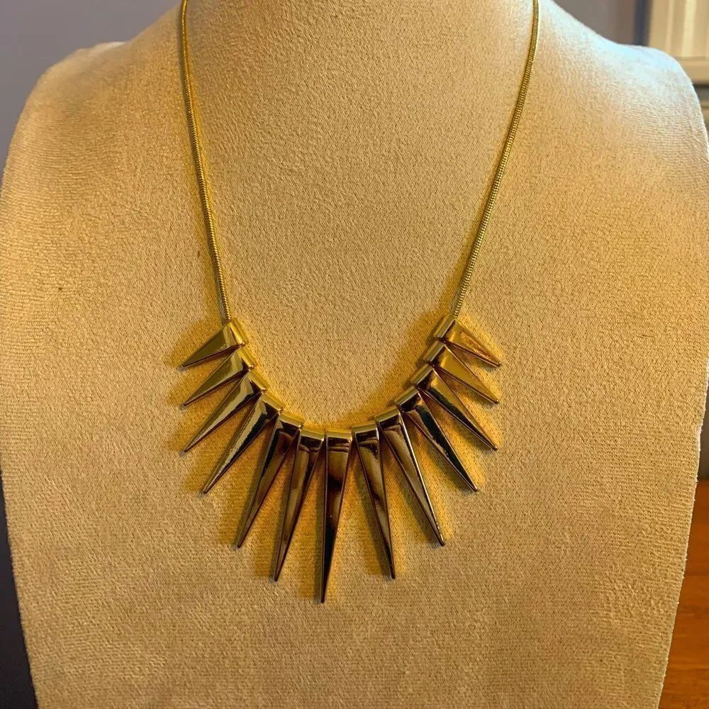 Express gold spiked necklace
